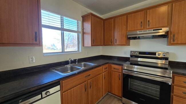 Photo - 1516 W 7470 S