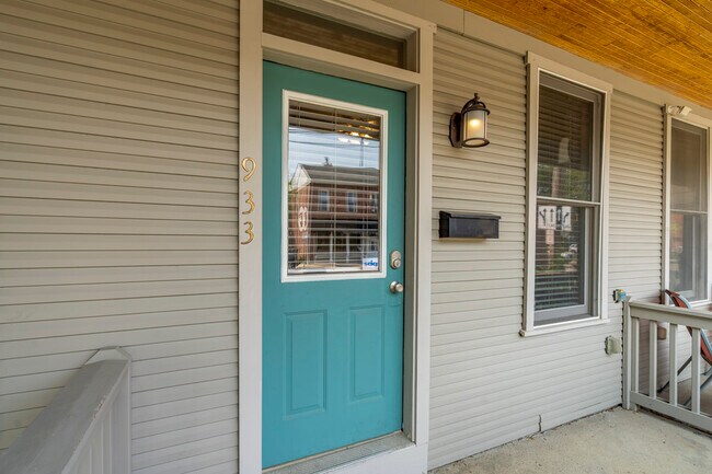 Photo - 933 N 4th St