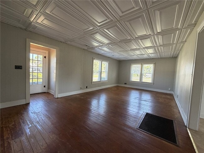 Photo - 403 SW E St