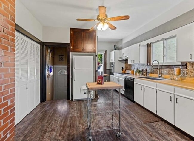 Photo - 1124 Washington Ave