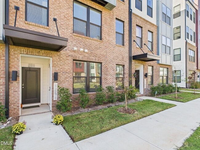 Building Photo - 1251 Shaw View Aly Unit 101