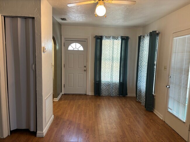 Photo - 430 20th St N Unit B