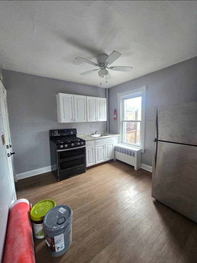 Photo - 72.5 Henry Ave