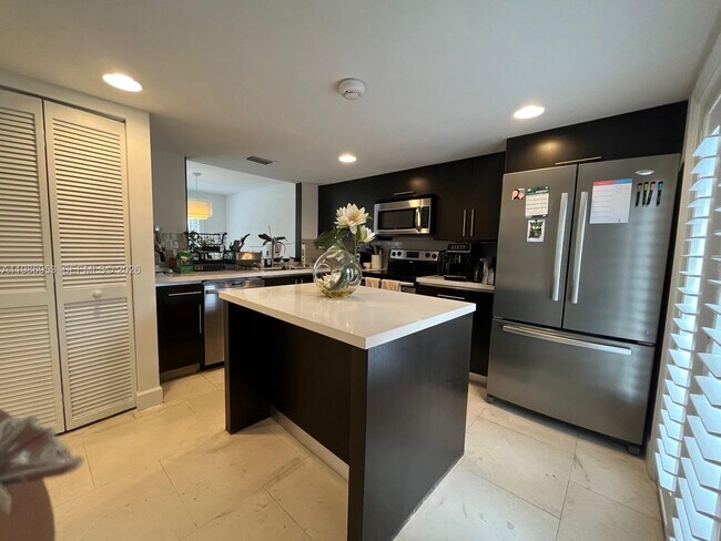 Photo - 5570 SW 70th Pl S