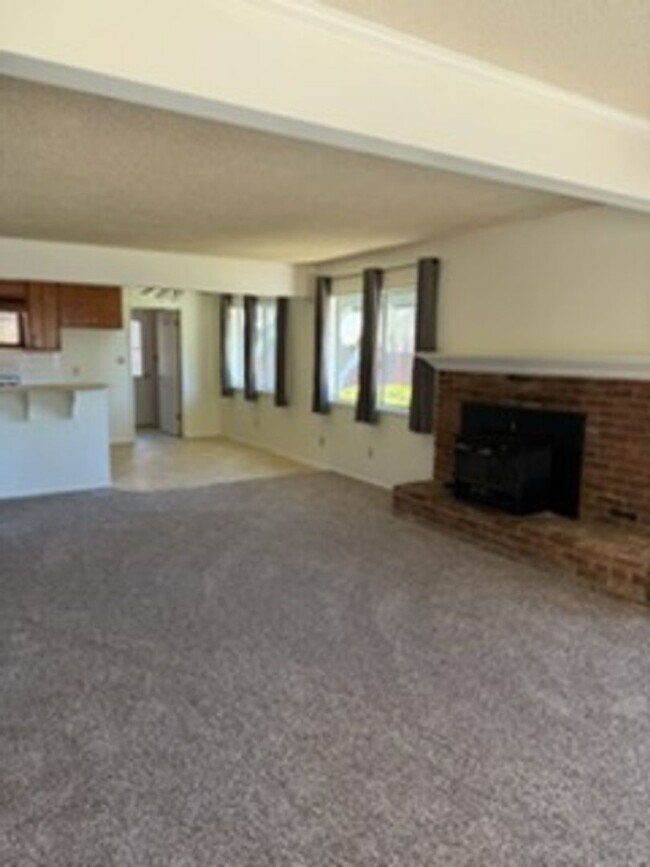 Photo - Move-In Ready Mountain Retreat with Garage Near Frazier Park & Los Padres Forest