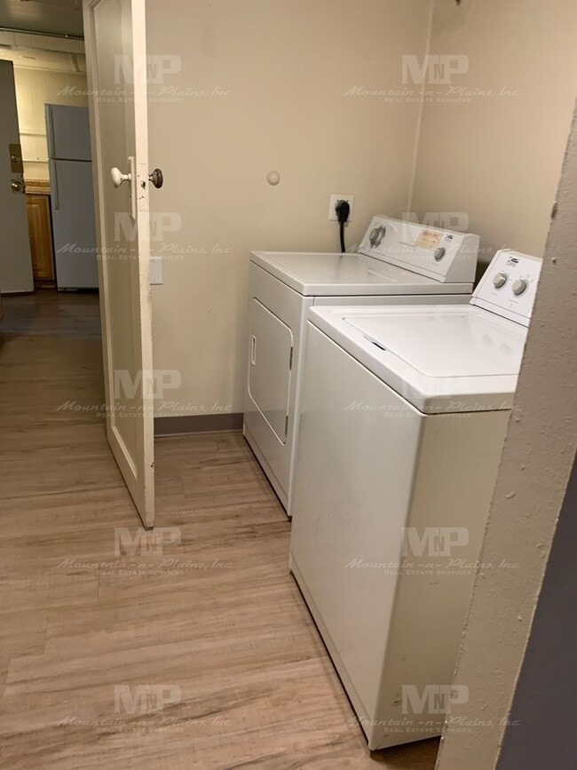 Photo - 622 1/2 S Loomis Ave