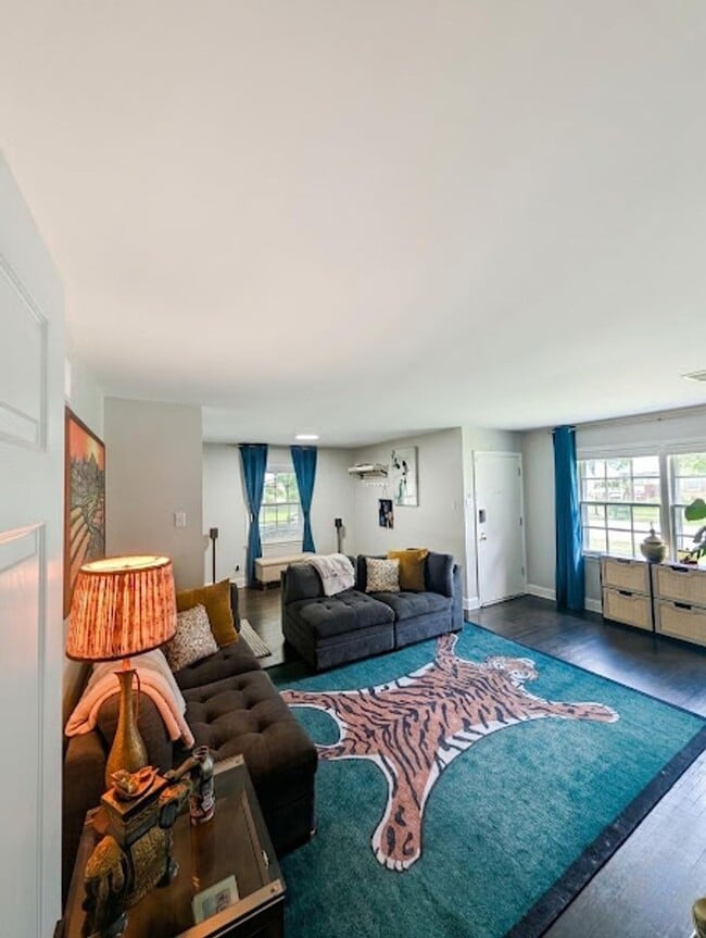 Photo - Amazing 4 Bedroom/ 2 bath East Memphis House @5259 Sequoia Ave.