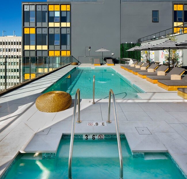 10th Floor Pool Deck - Crosby