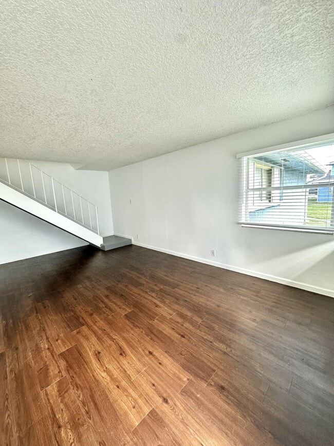 Photo - 108 E Tiffany Dr Unit 2