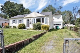 Building Photo - 2509 Lakehurst Ave Rental