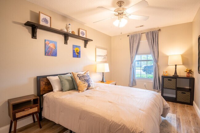 Photo - FURNISHED MONTHLY RENTAL-AVAILABLE STARTIN...