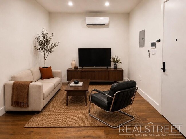 Building Photo - Modern Two-Bedroom with In-Unit Laundry and G Train Access — Available September 1 Unit 3B