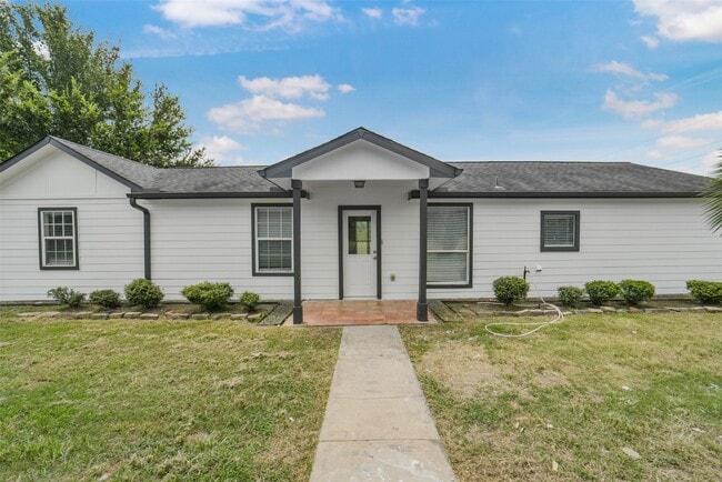 Building Photo - 22405 Beckendorff Rd