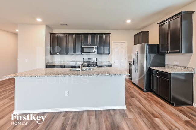 Photo - 5835 Big Bluestem Ln