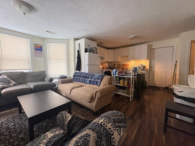 Building Photo - 15 Wachusett St Unit 2