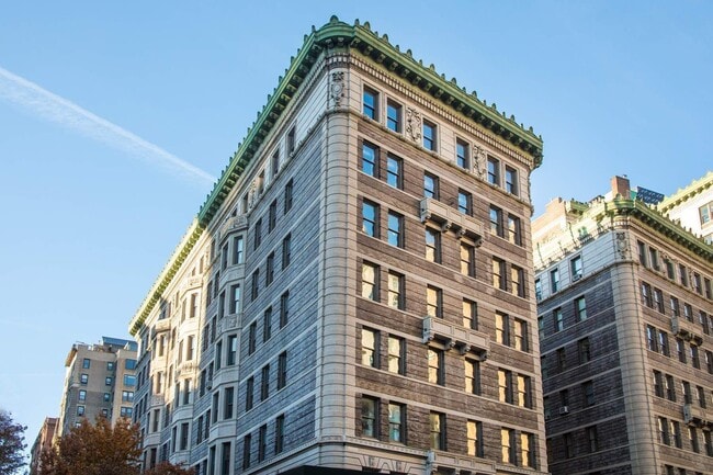 Photo - 235 W 75th St