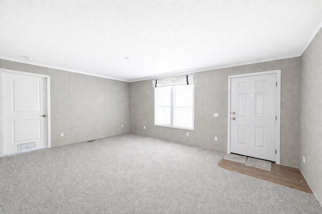 Photo - 52167 Williamsburg Ln