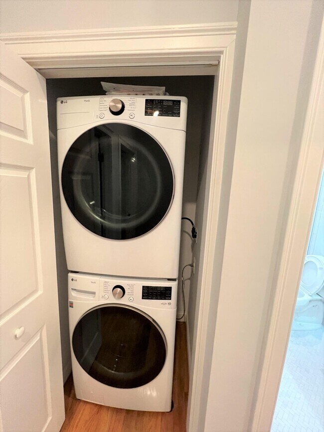 Photo - 126 Cross St