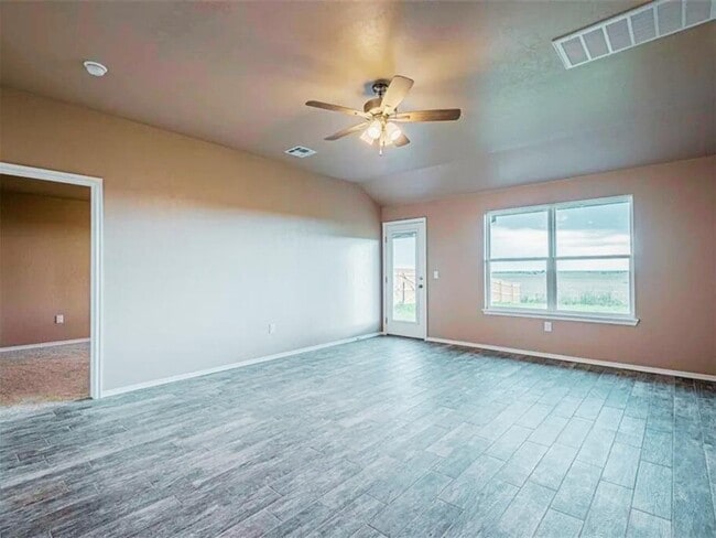 Photo - 1628 Highland Loop