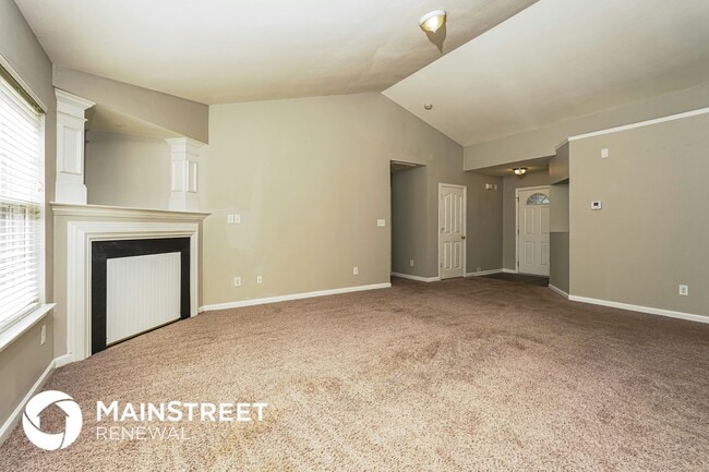 Photo - 445 Bangor Dr