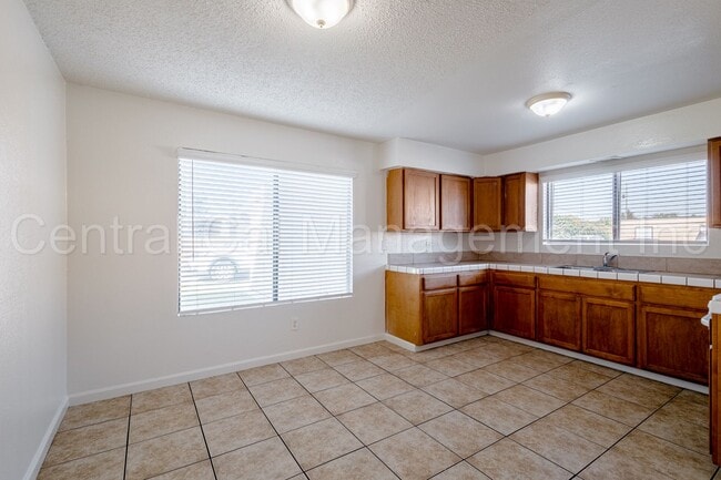 Photo - 3308 Loyalton Ave Unit B