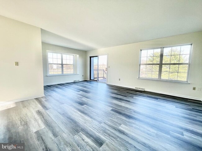 Photo - 245 Charring Cross Dr