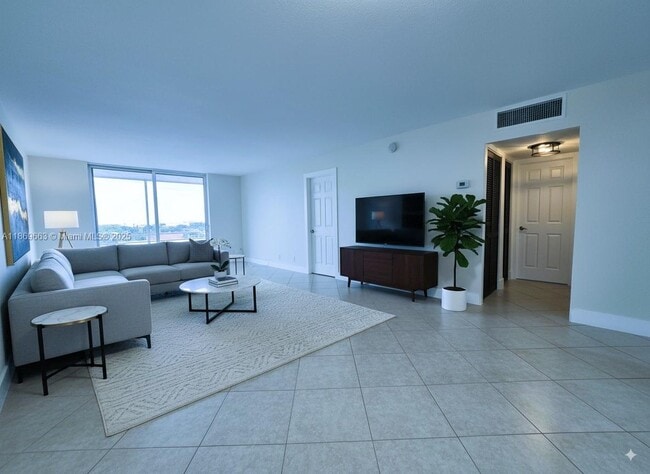 Building Photo - 1830 Dixieana St Unit 602 Rental