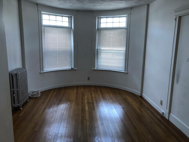 Photo - 1909 Beacon St Unit 1F