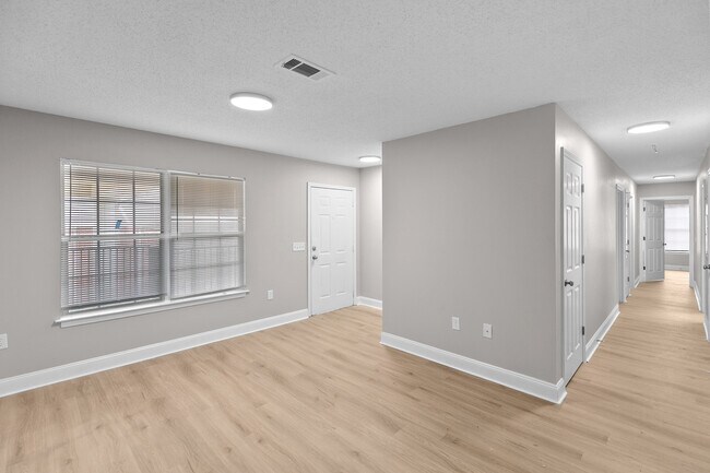 Photo - Willow Trace Apartments