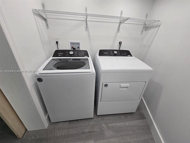 Photo - 1637 SW 17th St