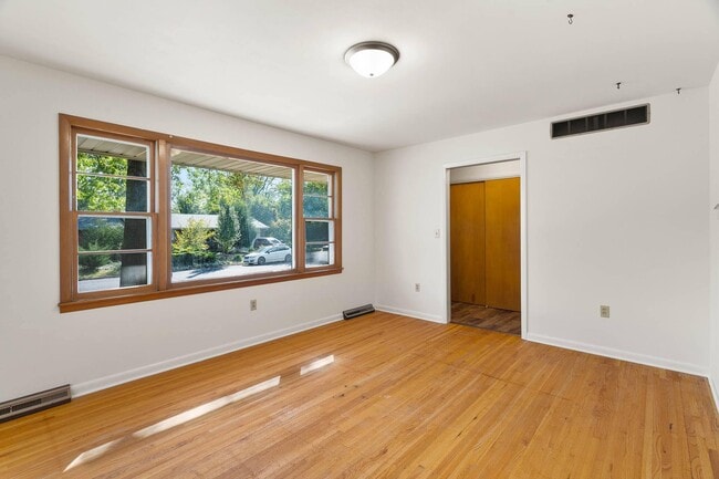 Photo - 2107 Garden Dr