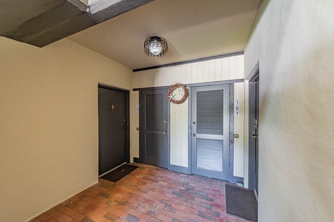 Photo - 5151 Jimmy Buffett Mem Hwy Unit # 305