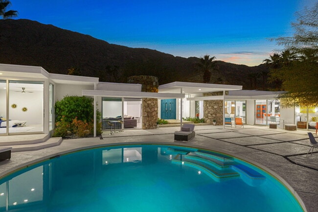 Photo - 445 S Monte Vista Dr House