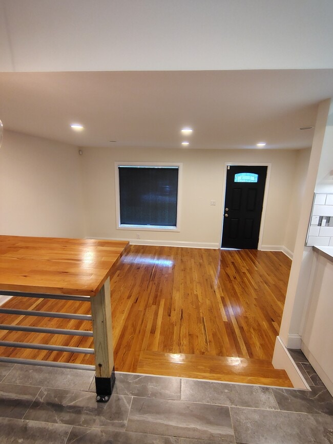 Photo - 3819 Inglewood Cir N