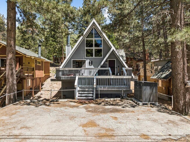 Building Photo - 563 Beechnut Dr