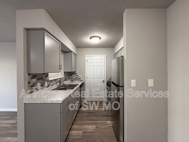 Photo - 721 E Bain St