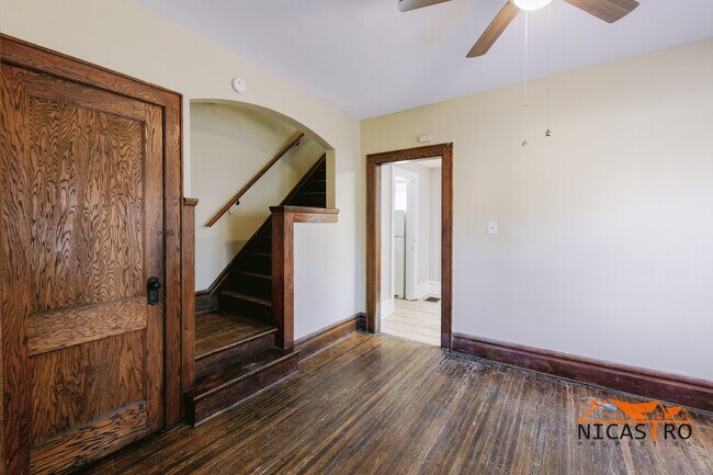 1638 Indianola Ave