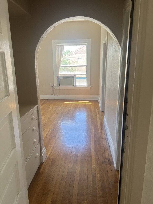 150 E 16th St Unit 8