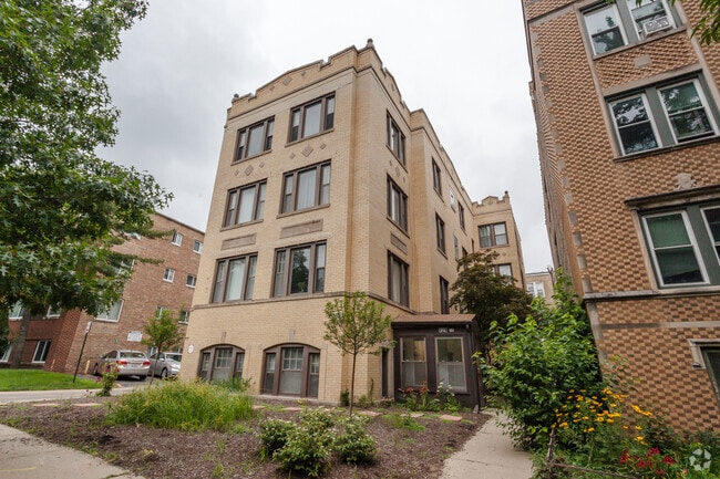 Building Photo - 829 Case St Rental