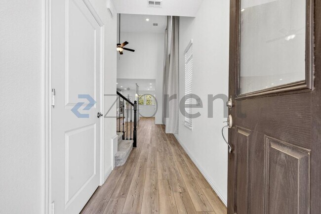 Photo - 4517 Waterglass St