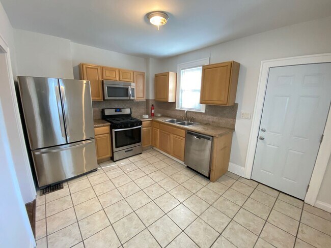 Photo - 425-427-427 E Lane Ave Apartment Unit 425