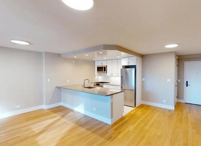 Photo - 80 N Moore St Unidad 21L