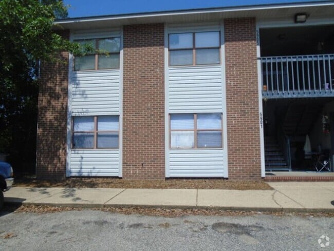 Building Photo - 2 Bedroom Apartment Available in Hope Mills!
