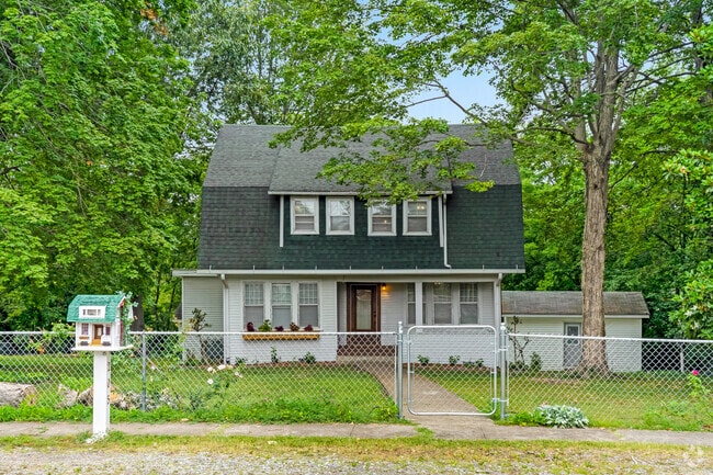 Building Photo - 205 W Main St Rental