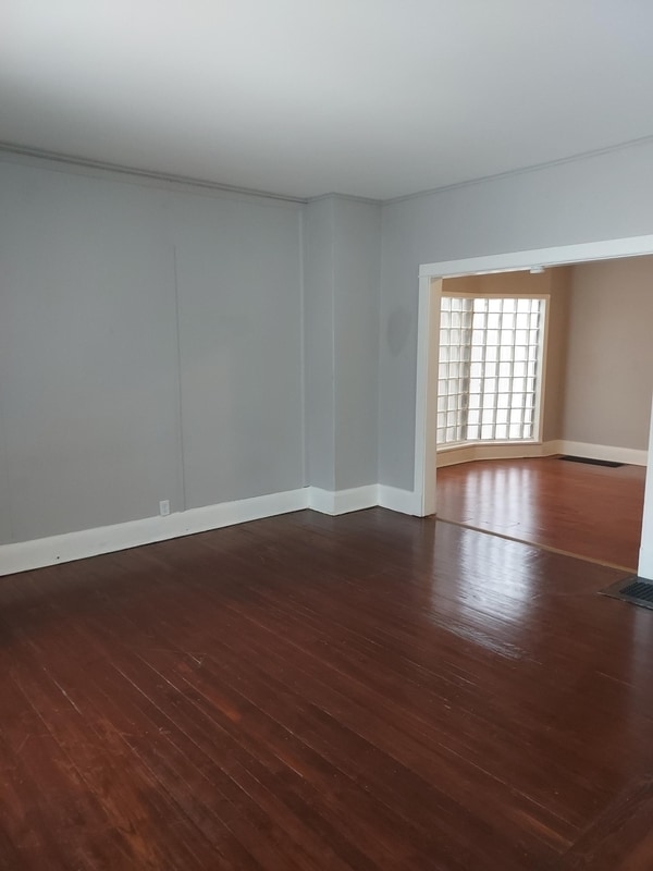 Photo - 329 Marshall St