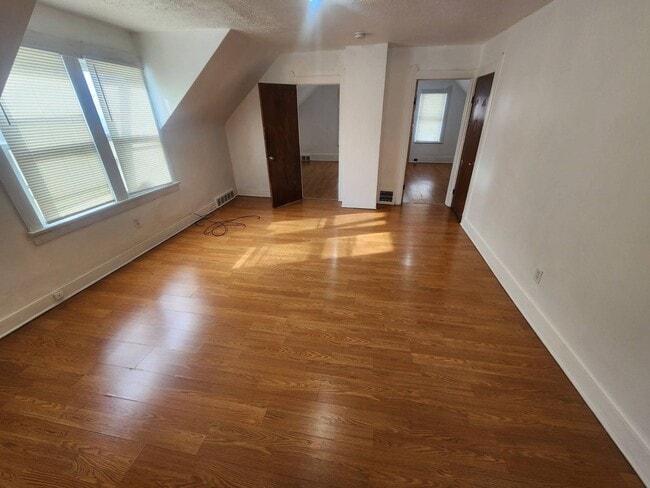 Photo - 1065 E 77th St Unit Upper