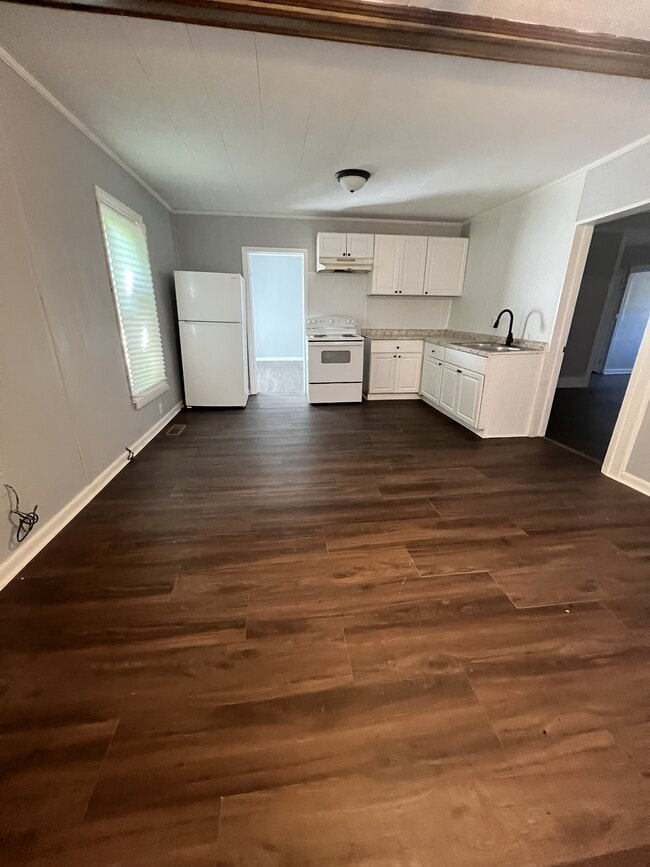 Photo - 1720 Portland St