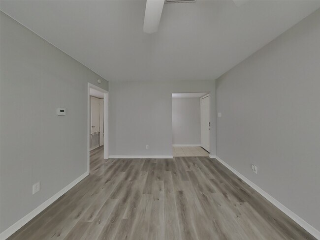 Photo - 6422 French Chateau Dr