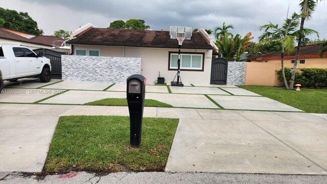 Building Photo - 11521 SW 80th Terrace