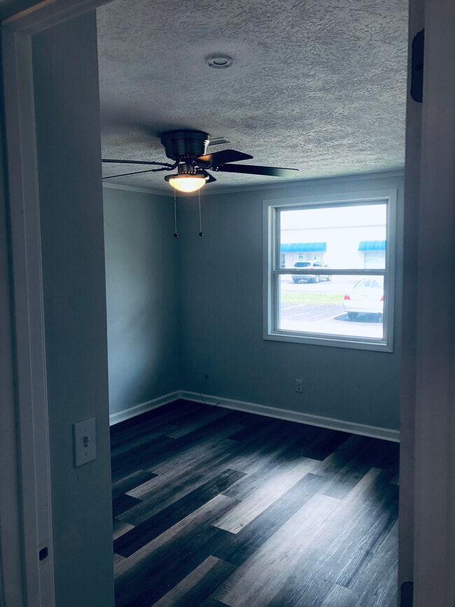 Photo - Lamplight Court Apartments